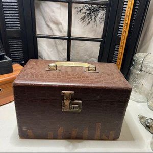 Vintage aligator train case with Lucite handle